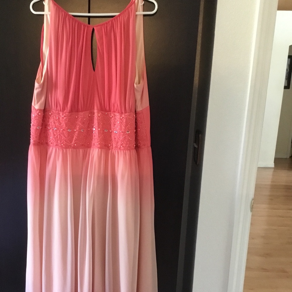 Formal Long dress. Size 16w.